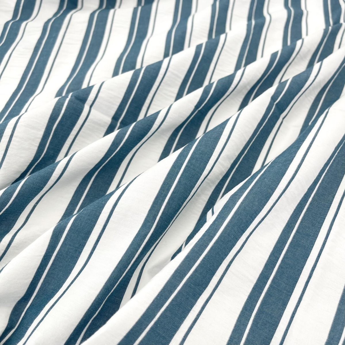 画像1: NO.171 先染めボーダーストライプ　twill 　ブルーホワイト (1)